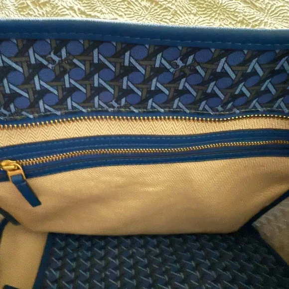 Tory Burch Ever-Ready Zip Top Tote Bag - Picture 5 of 6